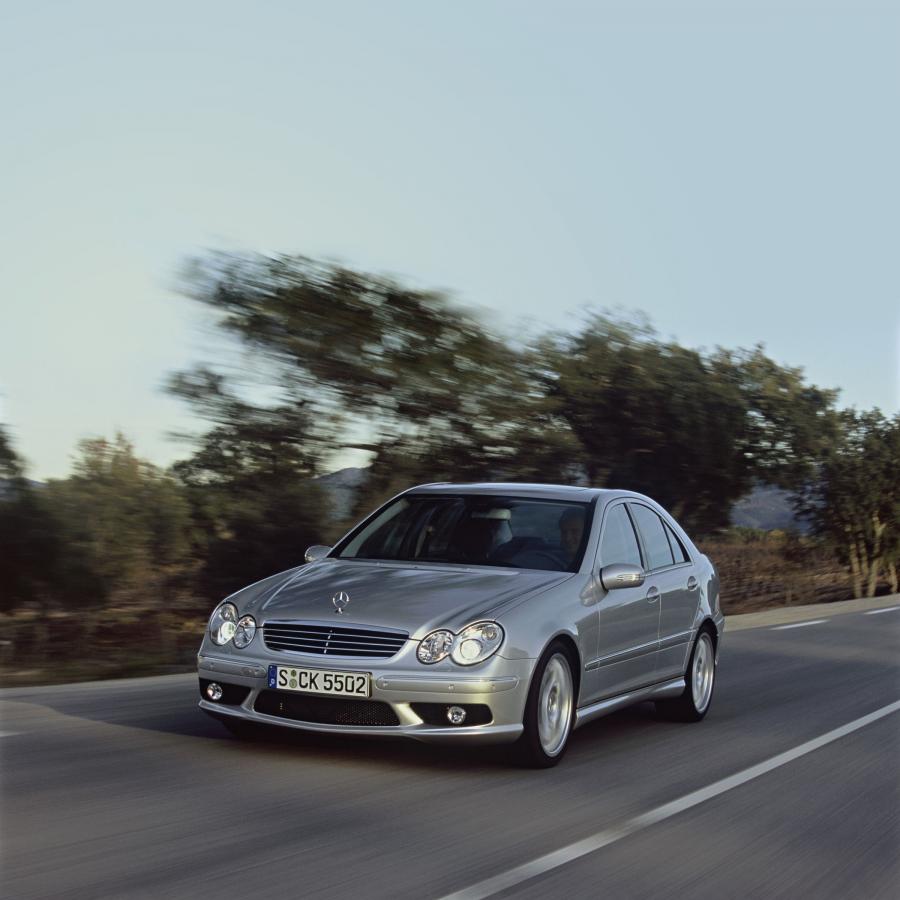  Mercedes-Benz C55 AMG 2005 года  (фото 28 из 37)